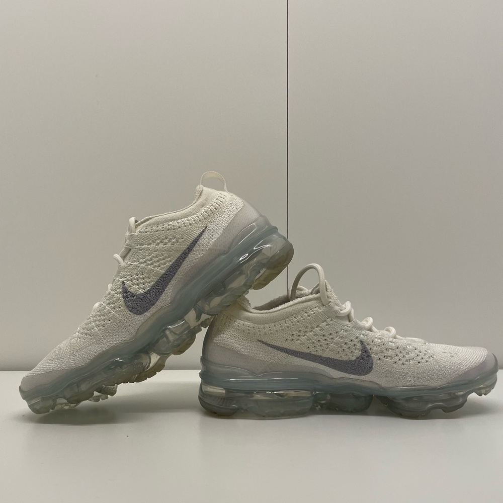 Nike Wmns Air VaporMax 2023 Flyknit 'Pure Platinum' Size 7.5 - Picture 4 of 12